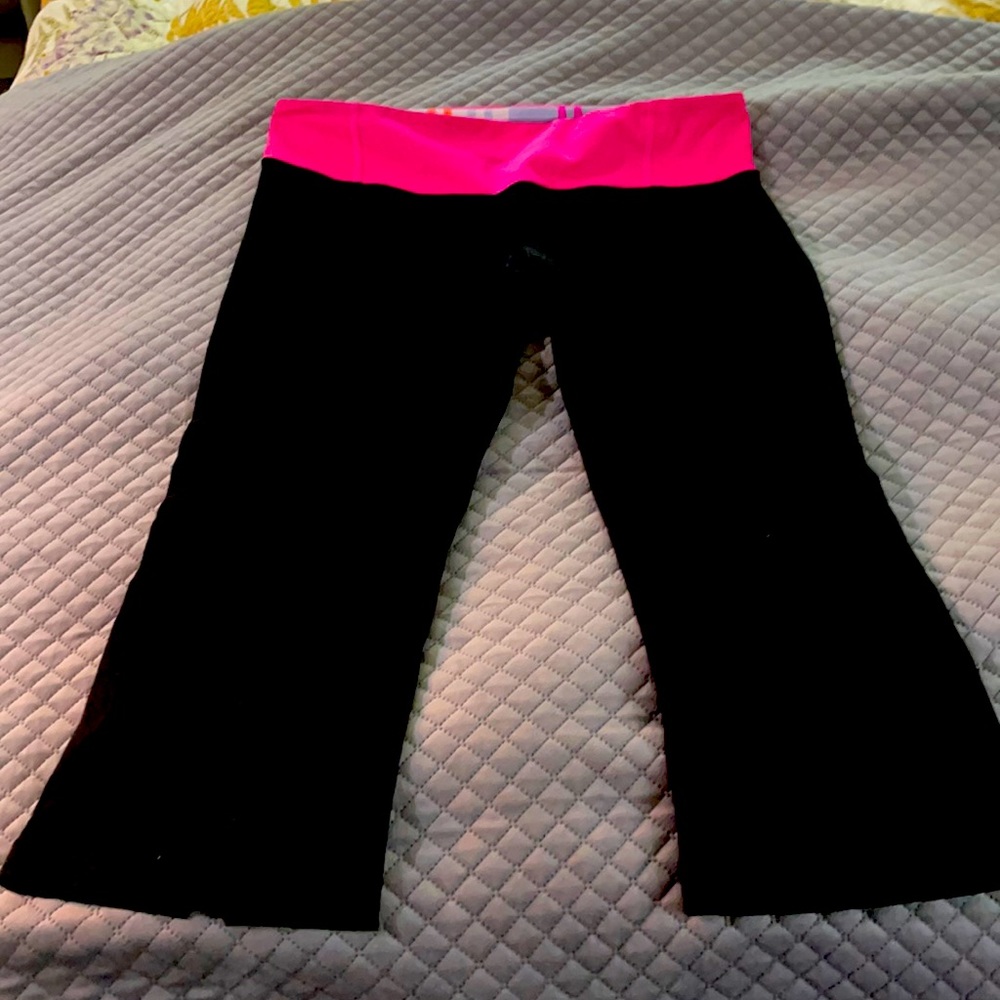 Lululemon Gather & Crow Crop II, size 8/10